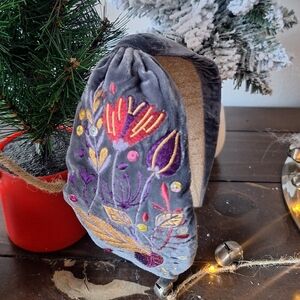 Powder Embroidered Velvet Headband